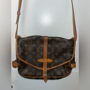 Authentic Louis Vuitton Saumur 30